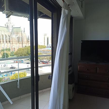 Departamento Plaza Moreno Con Balcon La Plata Luaran gambar