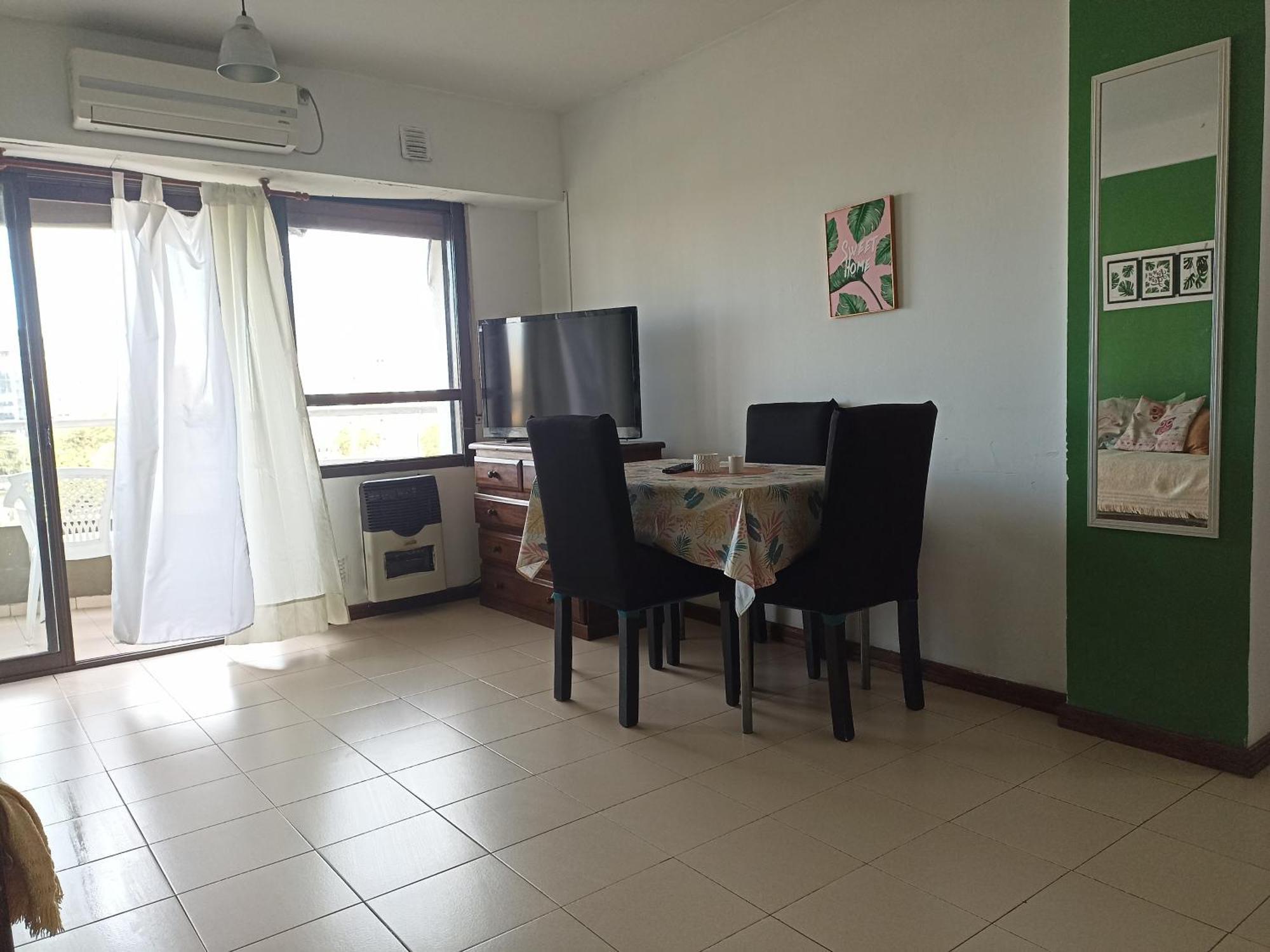 Departamento Plaza Moreno Con Balcon La Plata Luaran gambar