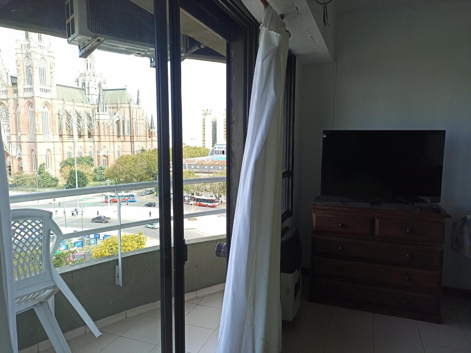 Departamento Plaza Moreno Con Balcon La Plata Luaran gambar