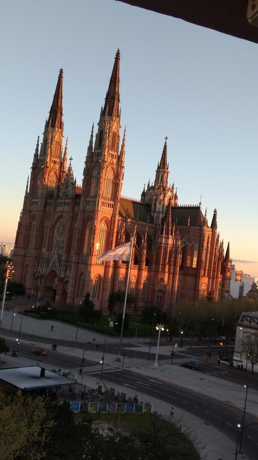 Departamento Plaza Moreno Con Balcon La Plata Luaran gambar